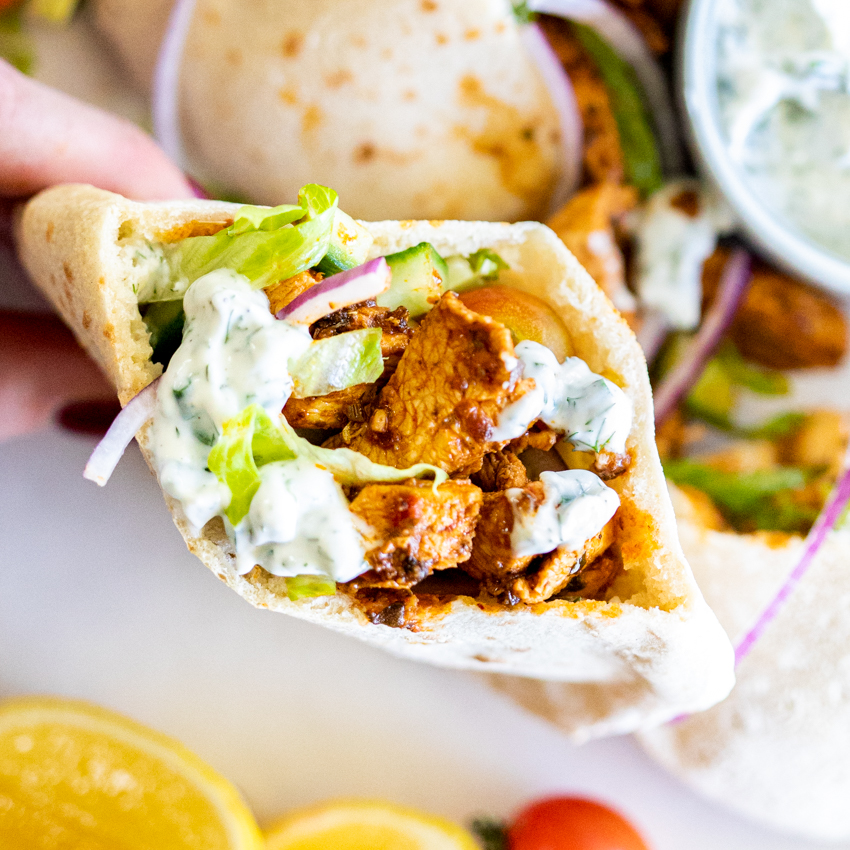 Chicken-pitas-with-dill-yogurt-sauce-4